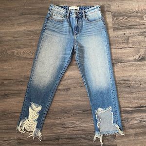 Hidden Jean High Rise Ankle Distressed size 28
